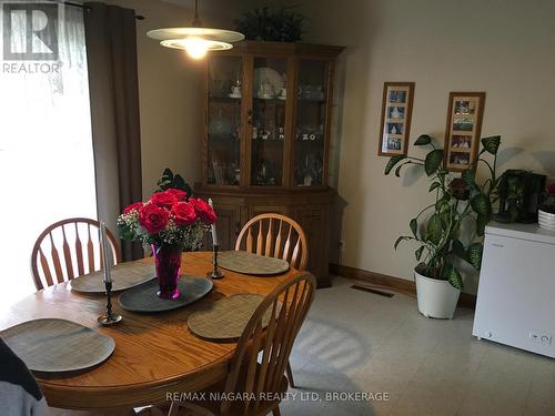 4577 Drummond Road, Niagara Falls (Morrison), ON - Indoor Photo Showing Dining Room
