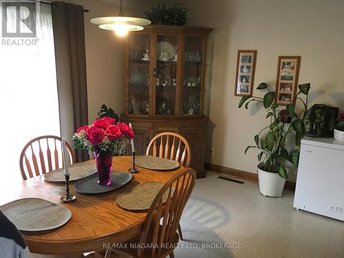 4577 Drummond Road, Niagara Falls (Morrison), ON - Indoor Photo Showing Dining Room