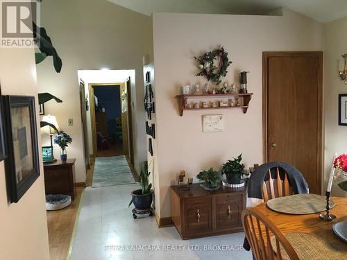 4577 Drummond Road, Niagara Falls (Morrison), ON - Indoor Photo Showing Dining Room