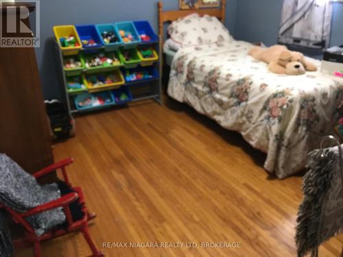4577 Drummond Road, Niagara Falls (Morrison), ON - Indoor Photo Showing Bedroom