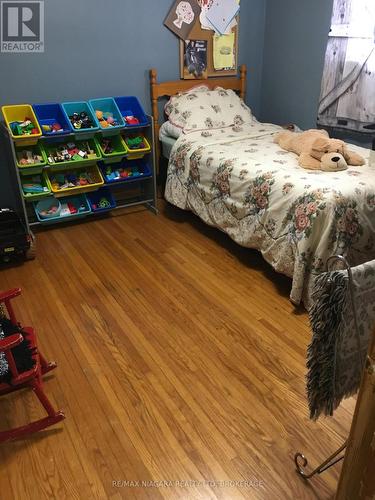 4577 Drummond Road, Niagara Falls (Morrison), ON - Indoor Photo Showing Bedroom