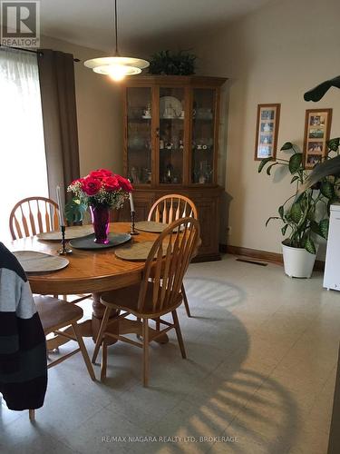4577 Drummond Road, Niagara Falls (Morrison), ON - Indoor Photo Showing Dining Room