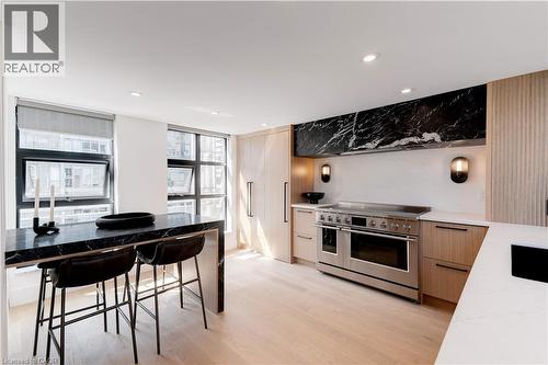 20 Niagara Street Unit# Ph1, Toronto, ON - Indoor Photo Showing Kitchen