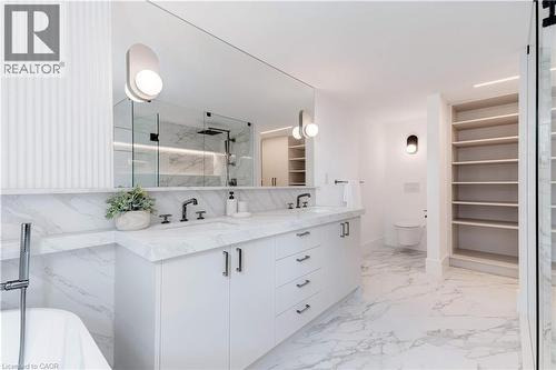 20 Niagara Street Unit# Ph1, Toronto, ON - Indoor Photo Showing Bathroom