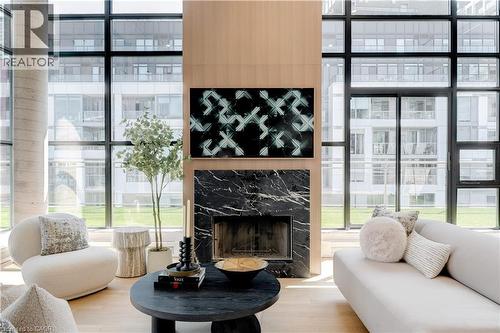 20 Niagara Street Unit# Ph1, Toronto, ON - Indoor Photo Showing Living Room With Fireplace