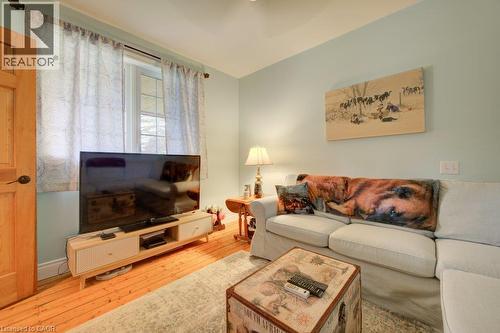 1249 Notre Dame Drive, Petersburg, ON - Indoor Photo Showing Living Room