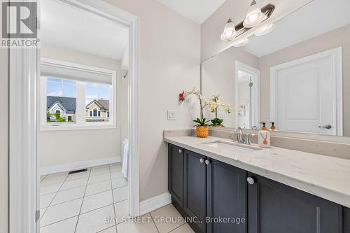 31 Woodgate Pines Drive, Vaughan, ON - Indoor Photo Showing Bathroom