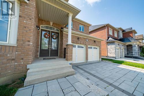 31 Woodgate Pines Drive, Vaughan, ON - Outdoor