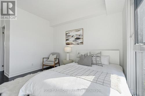411 - 5101 Dundas Street W, Toronto, ON - Indoor Photo Showing Bedroom