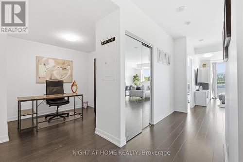 411 - 5101 Dundas Street W, Toronto, ON - Indoor Photo Showing Other Room