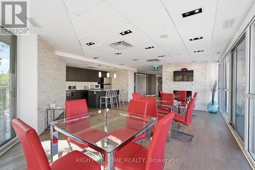 411 - 5101 Dundas Street W, Toronto, ON - Indoor