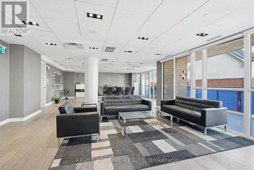 411 - 5101 Dundas Street W, Toronto, ON - Indoor