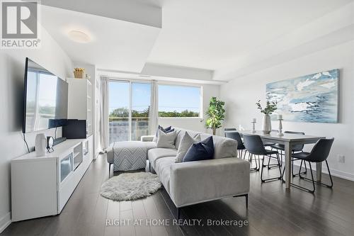 411 - 5101 Dundas Street W, Toronto, ON - Indoor