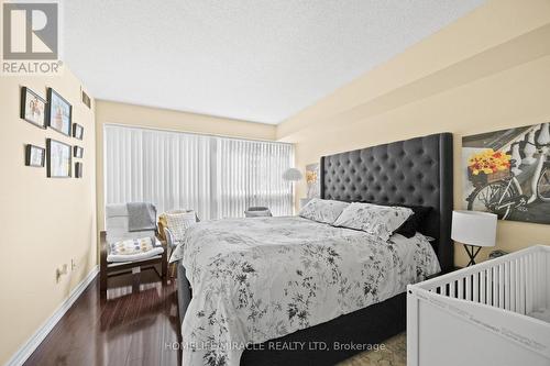 406 - 325 Webb Drive, Mississauga, ON - Indoor Photo Showing Bedroom