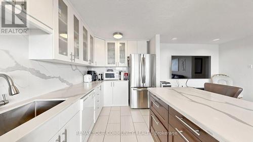 8 - 180 Dudley Avenue, Markham, ON - Indoor Photo Showing Kitchen