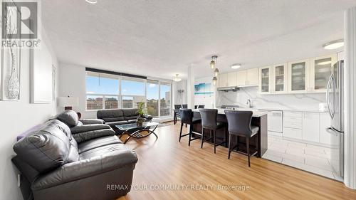 8 - 180 Dudley Avenue, Markham, ON - Indoor Photo Showing Living Room