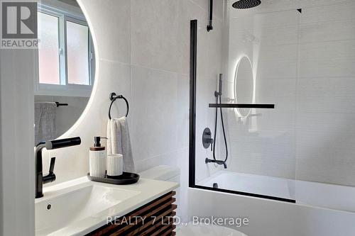 776 Garth Street, Hamilton, ON - Indoor Photo Showing Bathroom