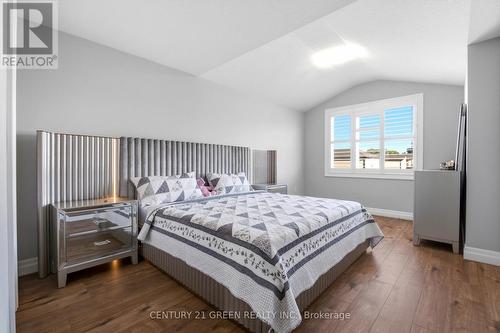 2824 Doyle Drive, London South, ON - Indoor Photo Showing Bedroom
