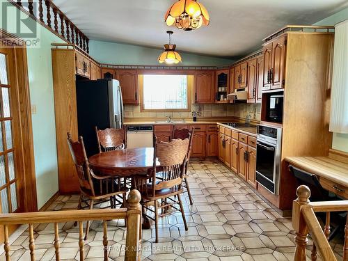 Kitchen has Built in Desk - 4628 Baldwin Avenue, Niagara Falls (Ascot), ON - Indoor