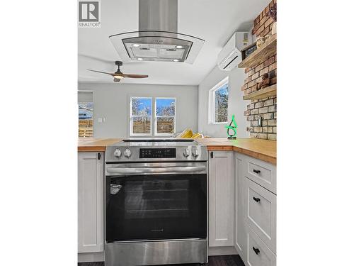 987 Kettle River Drive, Grand Forks, BC - Indoor Photo Showing Kitchen