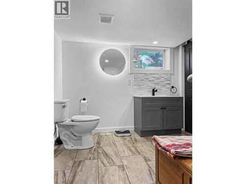 987 Kettle River Drive, Grand Forks, BC - Indoor Photo Showing Bathroom