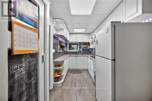 Kitchen - 1867 Dufferin Street, Toronto, ON - Indoor