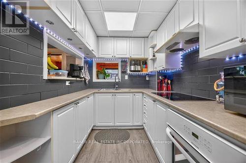 Kitchen - 1867 Dufferin Street, Toronto, ON - Indoor Photo Showing Kitchen