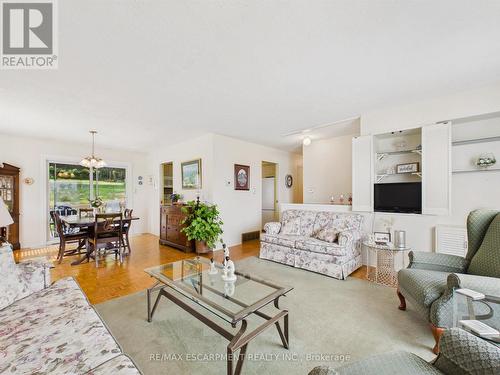 39 Orma Drive, Orillia, ON - Indoor Photo Showing Living Room