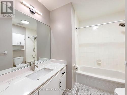 Bathroom - 713 Railton Avenue, London East (East I), ON - Indoor Photo Showing Bathroom