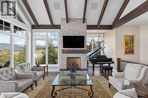 622 Jigger Place, Vernon, BC - Indoor Photo Showing Living Room With Fireplace