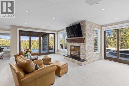 622 Jigger Place, Vernon, BC - Indoor Photo Showing Living Room With Fireplace