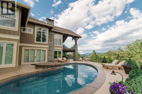 622 Jigger Place, Vernon, BC - Outdoor With In Ground Pool