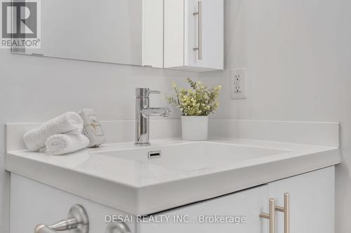 2321 - 352 Front Street W, Toronto, ON - Indoor Photo Showing Bathroom