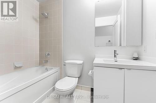 2321 - 352 Front Street W, Toronto, ON - Indoor Photo Showing Bathroom