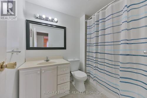 1728 Pickmere Court, Mississauga, ON - Indoor Photo Showing Bathroom