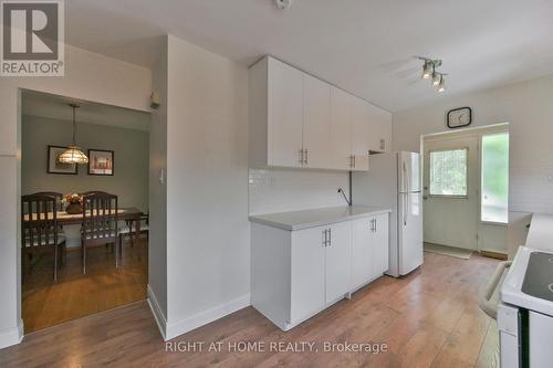 1728 Pickmere Court, Mississauga, ON - Indoor Photo Showing Kitchen