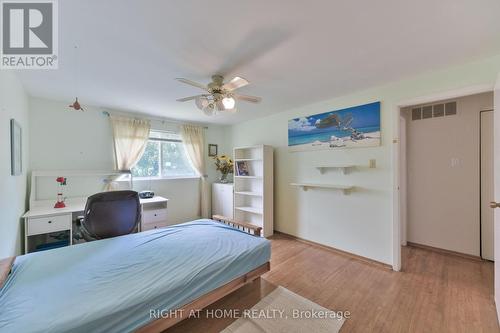 1728 Pickmere Court, Mississauga, ON - Indoor Photo Showing Bedroom