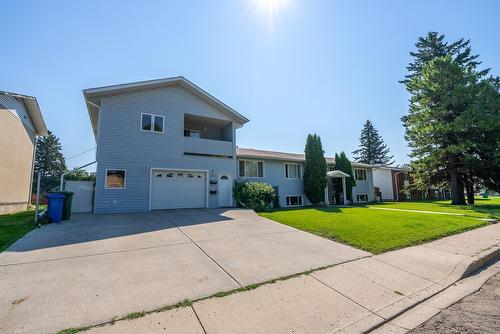 3907 3905 54 Street, Wetaskiwin, AB - Outdoor With Facade