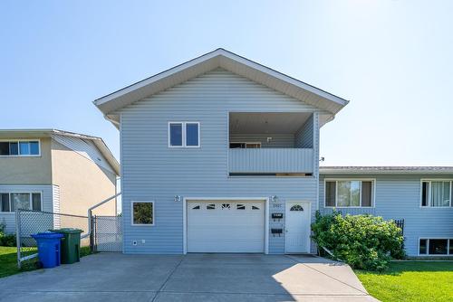 3907 3905 54 Street, Wetaskiwin, AB - Outdoor