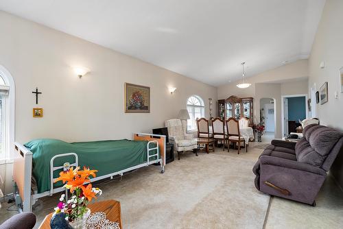 3907 3905 54 Street, Wetaskiwin, AB - Indoor Photo Showing Living Room
