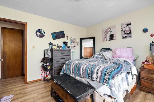 3907 3905 54 Street, Wetaskiwin, AB - Indoor Photo Showing Bedroom