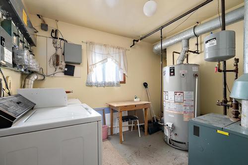 3907 3905 54 Street, Wetaskiwin, AB - Indoor