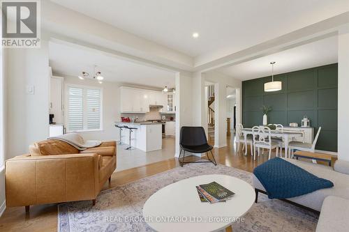 76 Tapadero Avenue, Ottawa, ON - Indoor Photo Showing Living Room