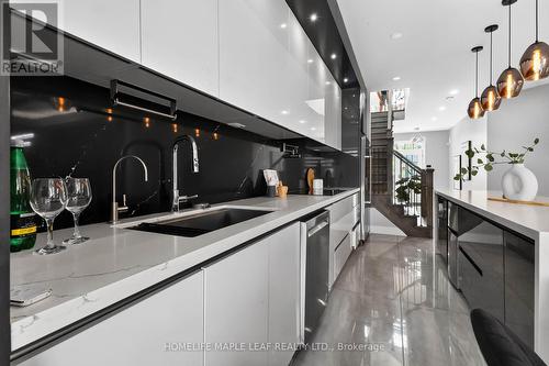 20 Wannamaker Crescent, Cambridge, ON - Indoor Photo Showing Kitchen With Upgraded Kitchen
