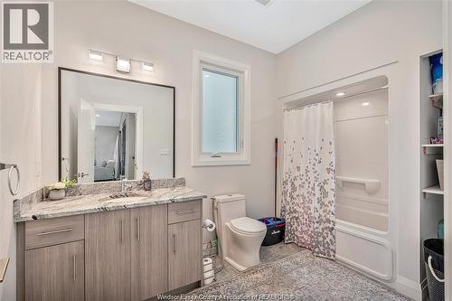 2585 Kenora Street, Windsor, ON - Indoor Photo Showing Bathroom