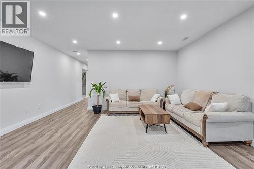 2585 Kenora Street, Windsor, ON - Indoor