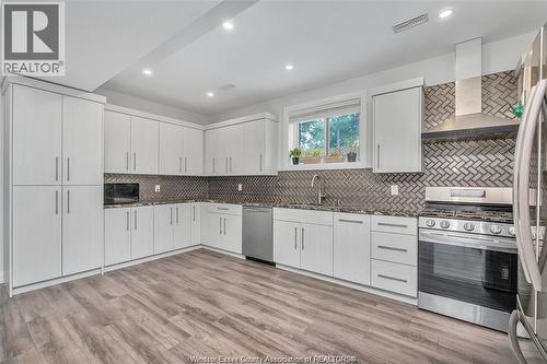 2585 Kenora Street, Windsor, ON - Indoor Photo Showing Kitchen With Upgraded Kitchen