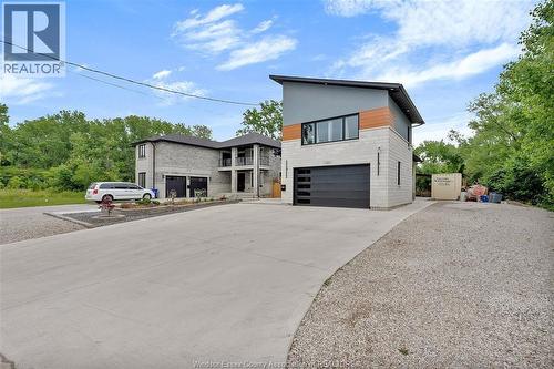 2585 Kenora Street, Windsor, ON - Outdoor