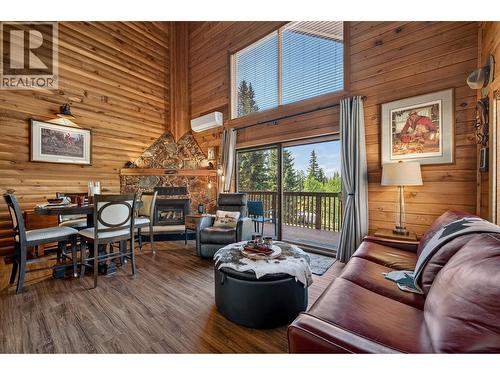 7200 Roche Lake Road Unit# 5A, Kamloops, BC - Indoor Photo Showing Living Room With Fireplace