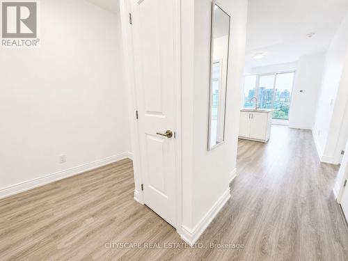 Den & Foyer - 1003 - 9618 Yonge Street, Richmond Hill, ON - Indoor Photo Showing Other Room